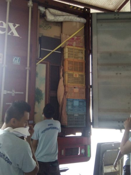CONTAINER UNLOADING FOR TUESDAY AUCTION IN RPJ BULACAN