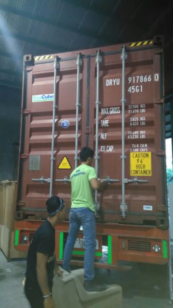 UNLOADING CONTAINER FOR MONDAY AUCTION IN RPJ VALENZUELA