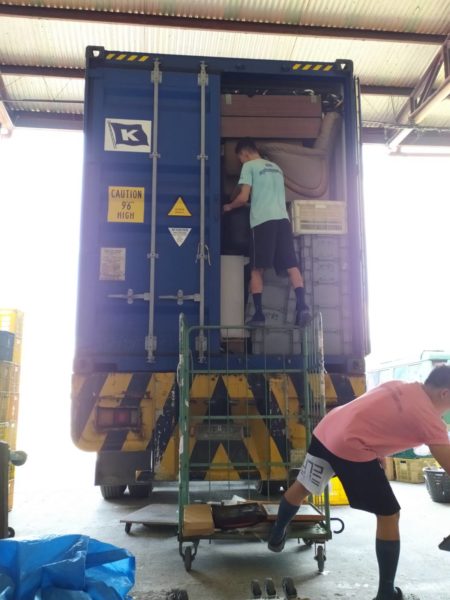 UNLOADING CONTAINER AT RPJ BULACAN