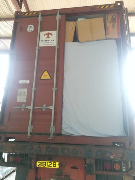 UNLOADING CONTAINER